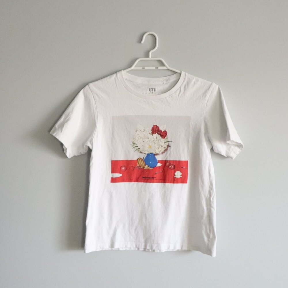 Hello Kitty x Uniqlo Women's Sz XS White Crewneck Graphic Stretch T-Shirt Top